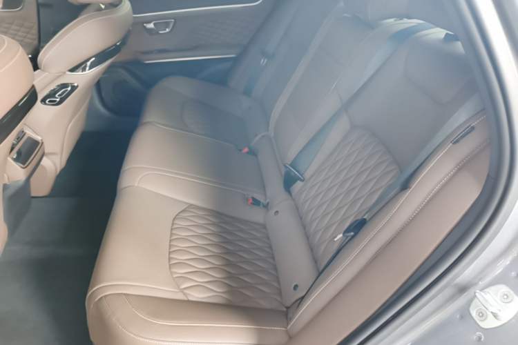 Used BYD Han 2022 DM-i 121KM Luxury Model Left Rear Seat