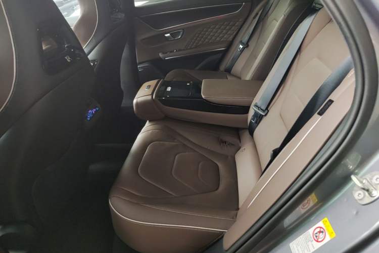 Used BYD Han 2022 EV Genesis Edition 610KM All-Wheel Drive Premium Model Left Rear Seat