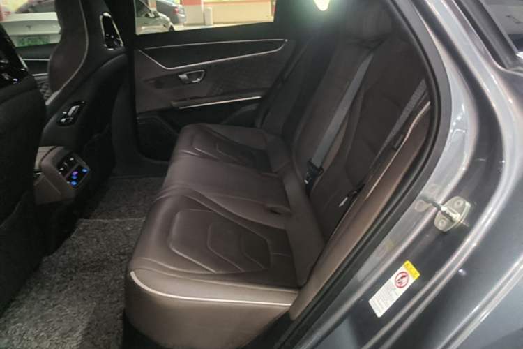 Used BYD Han 2022 EV Genesis Edition 715 km Front-Wheel-Drive Flagship Model Left Rear Seat