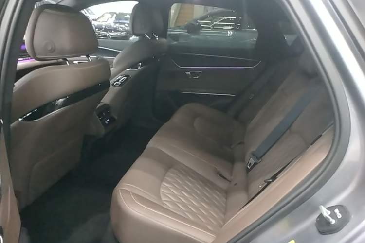 Used BYD Han 2022 EV Genesis Edition 715 km Front-Wheel-Drive Flagship Model Left Rear Seat