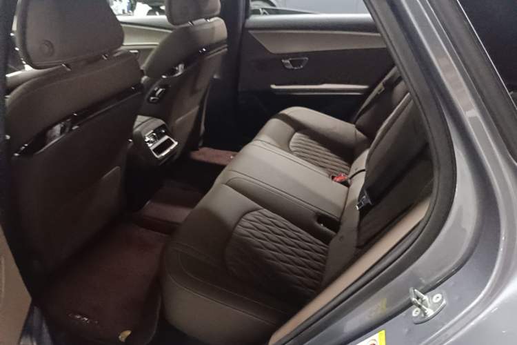 Used BYD Han 2022 DM-i 121KM Prestige Model Left Rear Seat