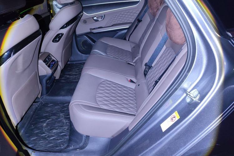 Used BYD Han 2022 EV Genesis Edition 715 km Front-Wheel-Drive Flagship Model Left Rear Seat