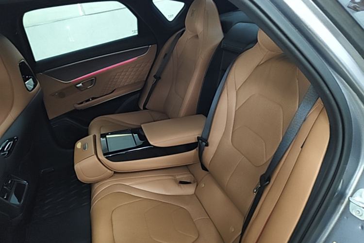 Used BYD Han 2022 DM-p 202km Four-Wheel Drive Flagship Model Left Rear Seat