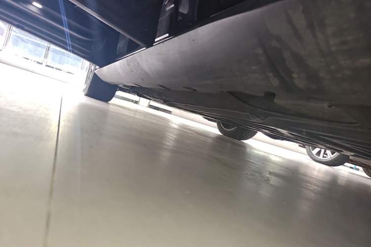 Used BYD Han 2022 EV Genesis Edition 715KM Front-Wheel-Drive Prestige Model Left Side Sill