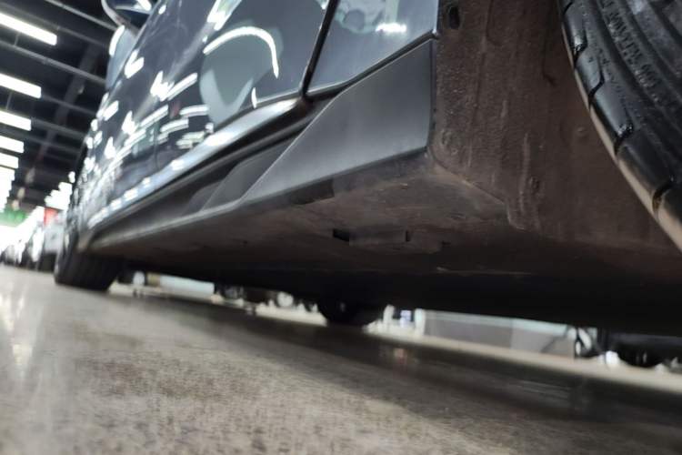 Used BYD Han 2022 EV Genesis Edition 610KM All-Wheel Drive Premium Model Left Side Sill