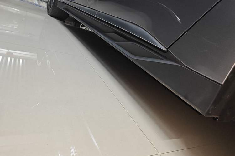 Used BYD Han 2022 EV Genesis Edition 715 km Front-Wheel-Drive Flagship Model Left Side Sill