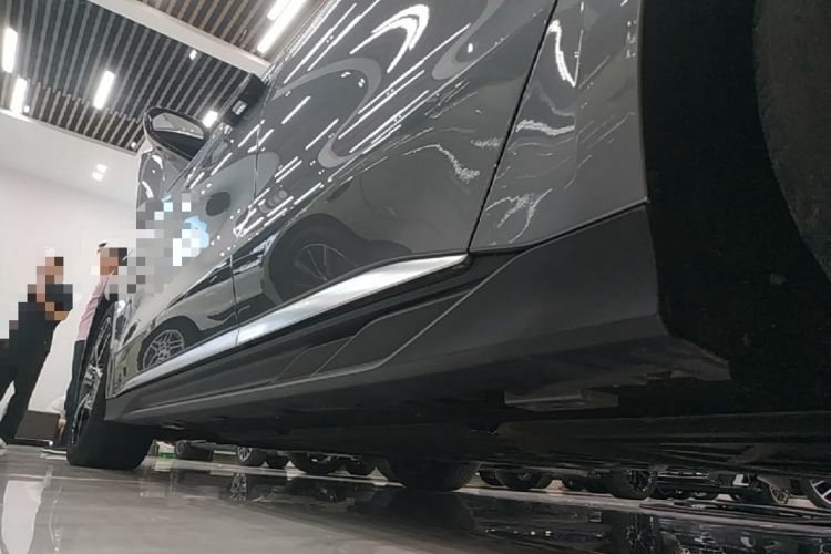 Used BYD Han 2022 EV Genesis Edition 715 km Front-Wheel-Drive Flagship Model Left Side Sill
