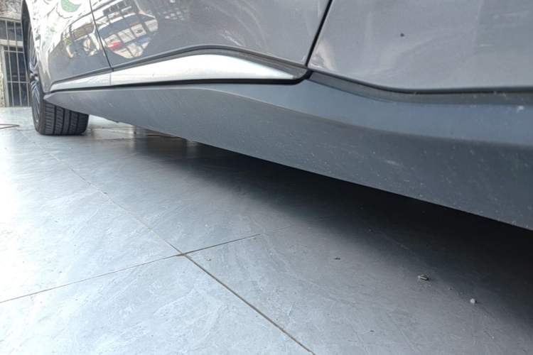 Used BYD Han 2022 EV Genesis Edition 715KM Front-Wheel-Drive Prestige Model Left Side Sill