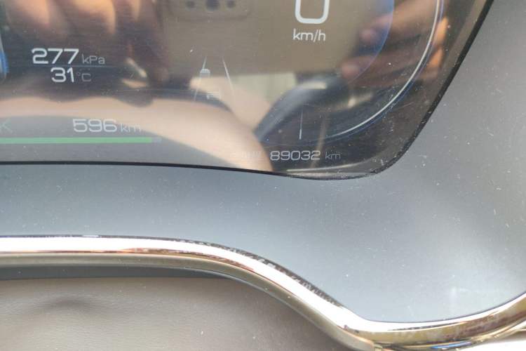 Used BYD Han 2022 EV Genesis Edition 610KM All-Wheel Drive Premium Model Odometer Close Up