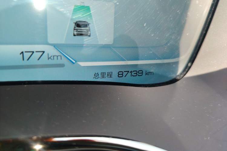 Used BYD Han 2022 DM-i 121KM Luxury Model Odometer Close Up
