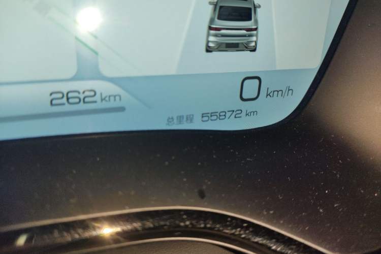 Used BYD Han 2022 DM-i 121KM Luxury Model Odometer Close Up