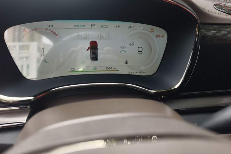 Used BYD Han 2022 EV Genesis Edition 610KM All-Wheel Drive Premium Model Odometer Close Up