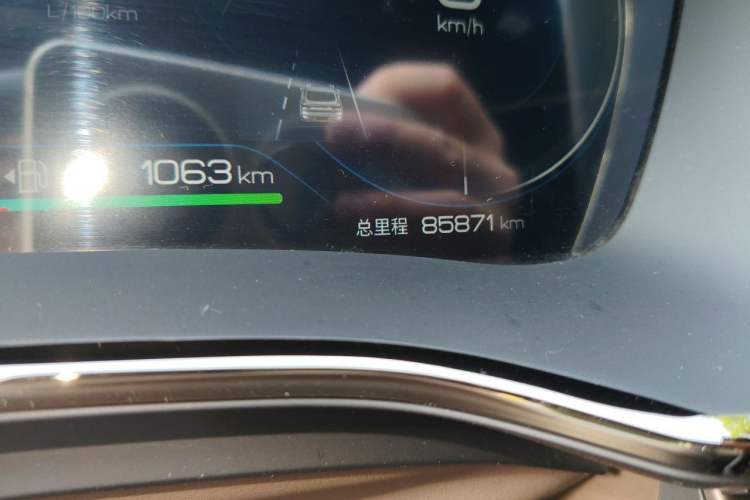 Used BYD Han 2022 DM-i 121KM Luxury Model Odometer Close Up