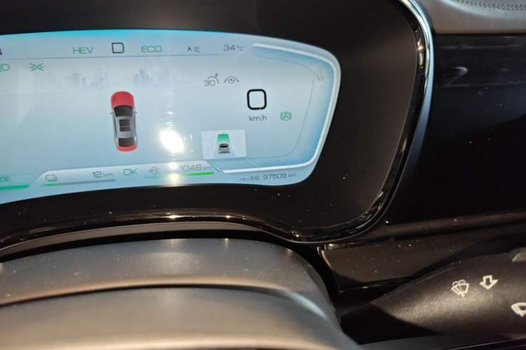 Used BYD Han 2022 DM-i 121KM Luxury Model Odometer Close Up