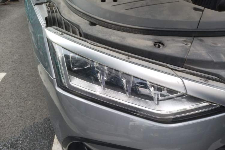 Used BYD Han 2022 DM-i 121KM Luxury Model Right Front Headlight