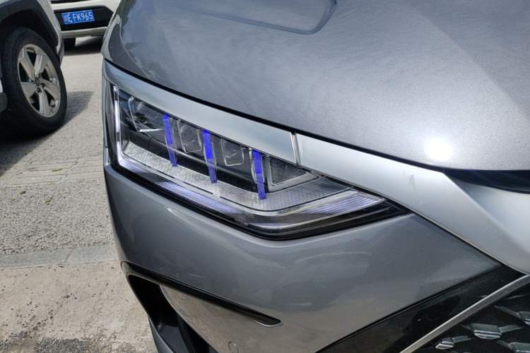Used BYD Han 2022 DM-i 121KM Prestige Model Right Front Headlight