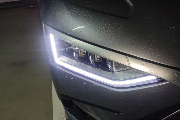 Used BYD Han 2022 DM-i 121KM Prestige Model Right Front Headlight