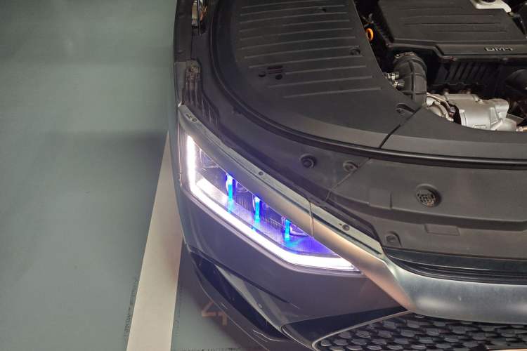 Used BYD Han 2022 DM-i 121KM Prestige Model Right Front Headlight
