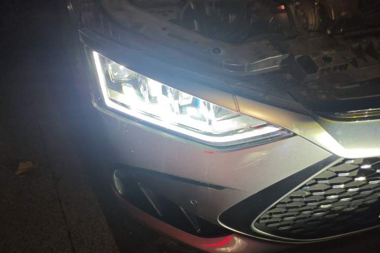 Used BYD Han 2022 DM-i 121KM Luxury Model Right Front Headlight