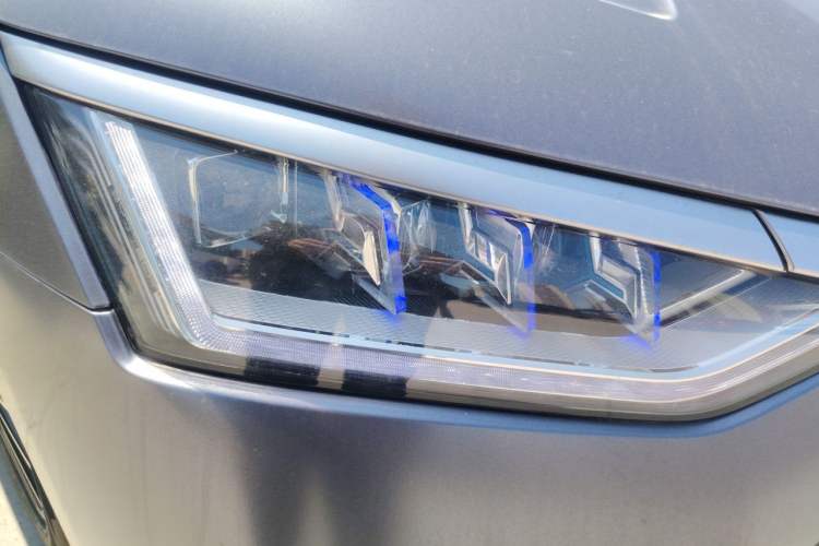 Used BYD Han 2022 DM-i 121KM Luxury Model Right Front Headlight