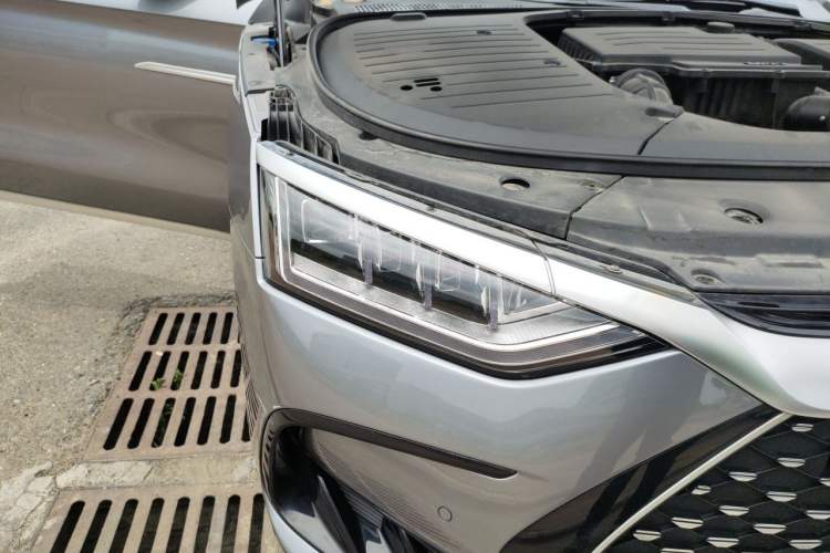 Used BYD Han 2022 DM-i 121KM Prestige Model Right Front Headlight
