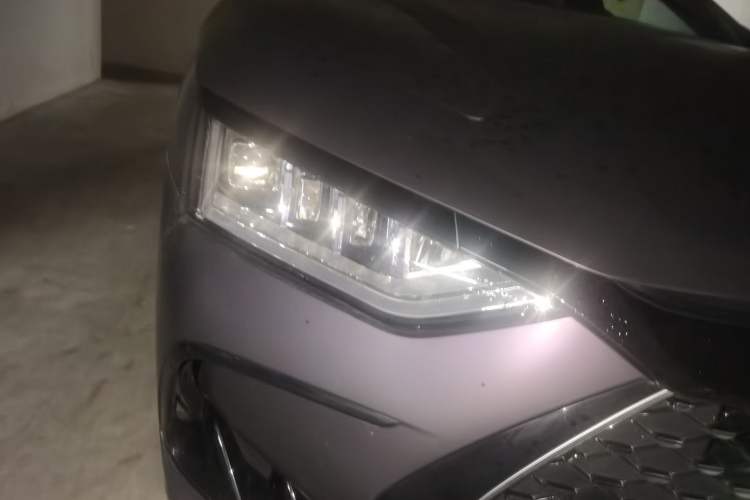 Used BYD Han 2022 DM-i 121KM Luxury Model Right Front Headlight
