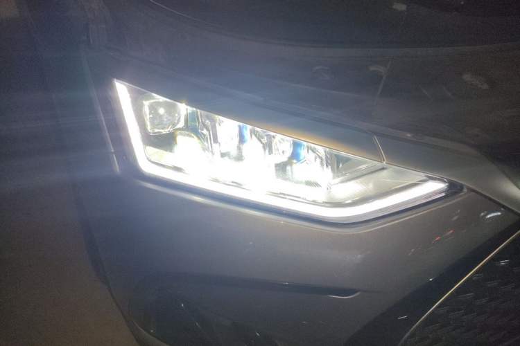 Used BYD Han 2022 DM-i 121KM Luxury Model Right Front Headlight