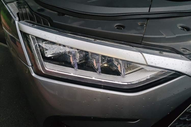 Used BYD Han 2022 DM-i 121KM Prestige Model Right Front Headlight