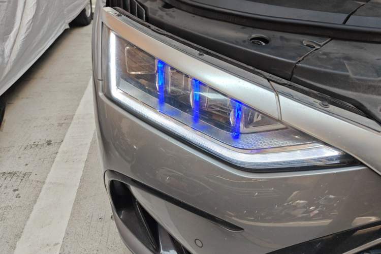 Used BYD Han 2022 DM-i 121KM Prestige Model Right Front Headlight