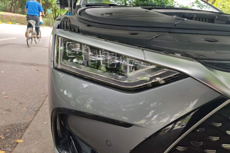 Used BYD Han 2022 DM-i 121KM Luxury Model Right Front Headlight