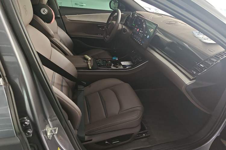 Used BYD Han 2022 EV Genesis Edition 715KM Front-Wheel-Drive Prestige Model Right Front Seat
