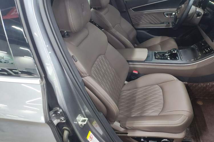 Used BYD Han 2022 EV Genesis Edition 610KM All-Wheel Drive Premium Model Right Front Seat