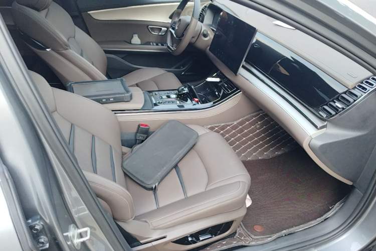 Used BYD Han 2022 EV Genesis Edition 715KM Front-Wheel-Drive Prestige Model Right Front Seat