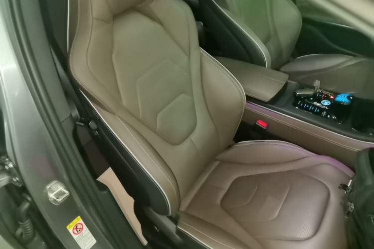 Used BYD Han 2022 DM-i 121KM Luxury Model Right Front Seat