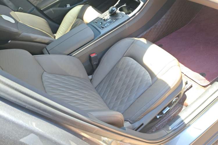 Used BYD Han 2022 DM-i 121KM Luxury Model Right Front Seat
