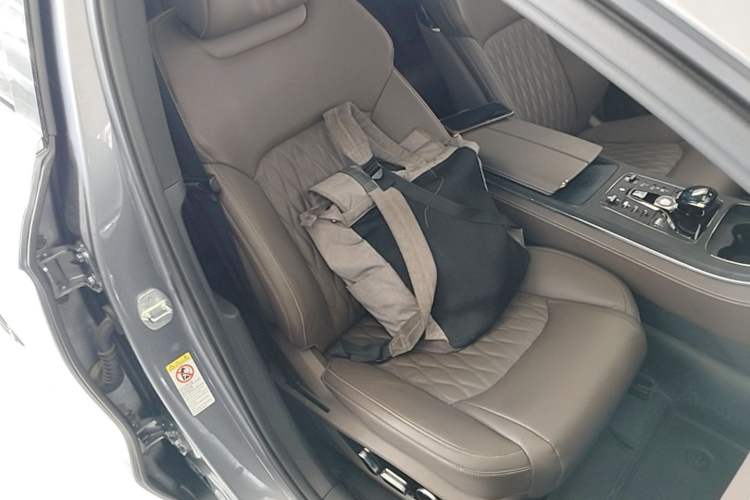 Used BYD Han 2022 EV Genesis Edition 715KM Front-Wheel-Drive Prestige Model Right Front Seat