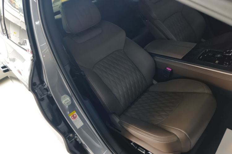 Used BYD Han 2022 DM-i 121KM Luxury Model Right Front Seat