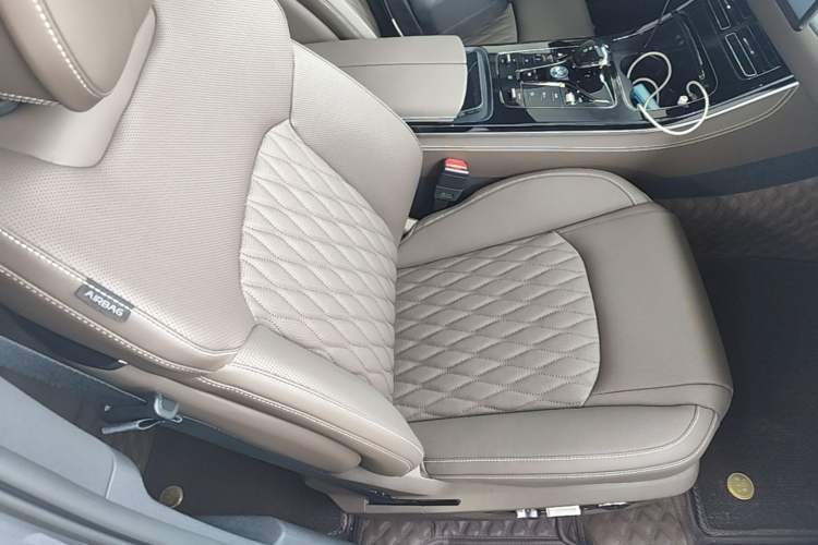Used BYD Han 2022 DM-i 121KM Prestige Model Right Front Seat