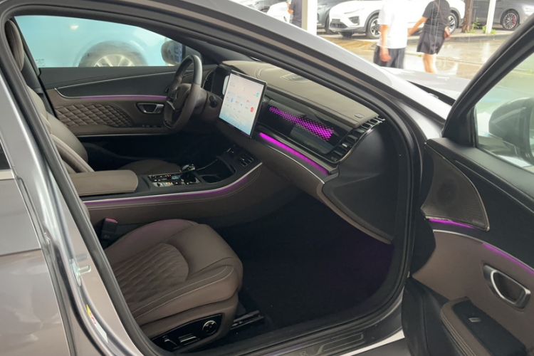 Used BYD Han 2022 DM-i 121KM Luxury Model Right Front Seat