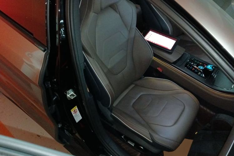 Used BYD Han 2022 DM-i 121KM Luxury Model Right Front Seat