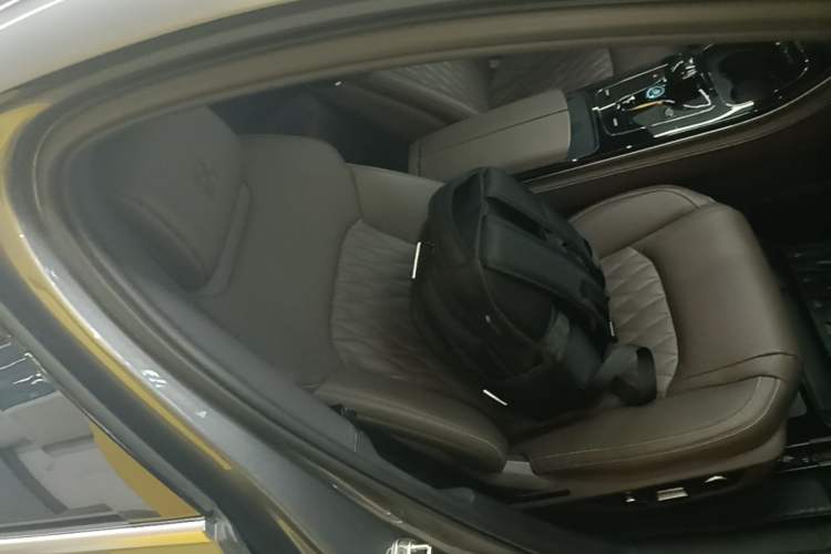 Used BYD Han 2022 EV Genesis Edition 715KM Front-Wheel-Drive Prestige Model Right Front Seat