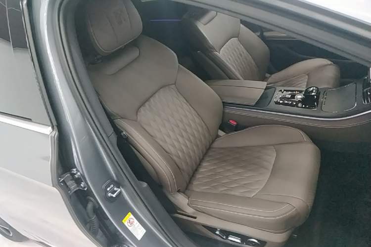 Used BYD Han 2022 EV Genesis Edition 715 km Front-Wheel-Drive Flagship Model Right Front Seat