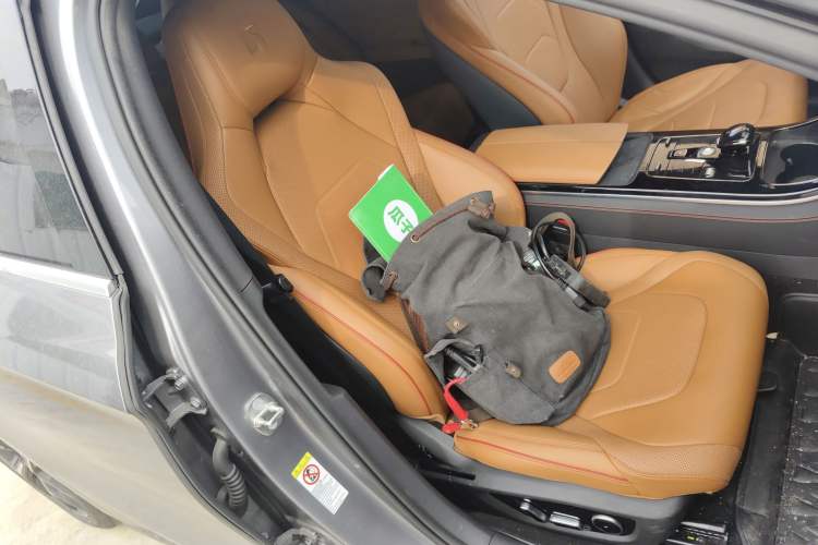 Used BYD Han 2022 EV Genesis Edition 715KM Front-Wheel-Drive Prestige Model Right Front Seat