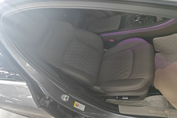Used BYD Han 2022 DM-i 121KM Prestige Model Right Front Seat