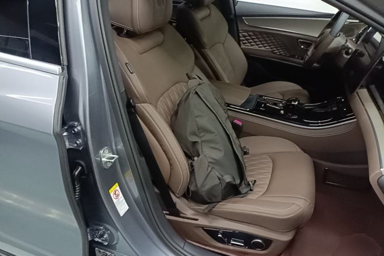 Used BYD Han 2022 DM-i 121KM Prestige Model Right Front Seat