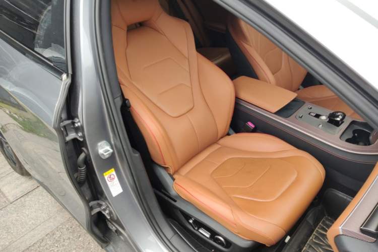 Used BYD Han 2022 EV Genesis Edition 610KM All-Wheel Drive Premium Model Right Front Seat