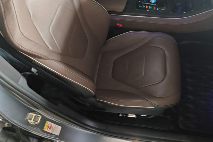 Used BYD Han 2022 DM-i 121KM Luxury Model Right Front Seat