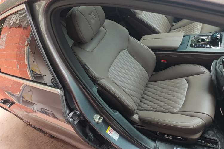 Used BYD Han 2022 DM-i 121KM Luxury Model Right Front Seat