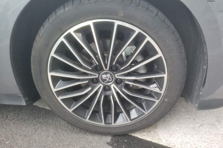 Used BYD Han 2022 DM-i 121KM Luxury Model Right Front Wheel Hub