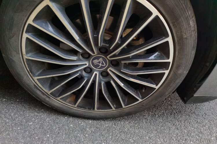 Used BYD Han 2022 DM-i 121KM Luxury Model Right Front Wheel Hub